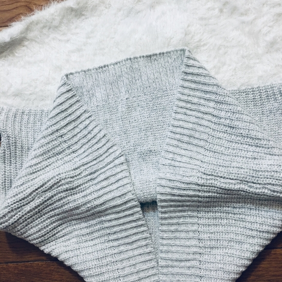 VINCE CAMUTO Sweater, Elegant.Like new. - Picture 4 of 8